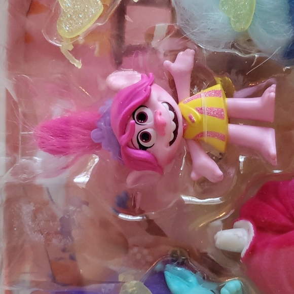 DreamWorks Trolls World Tour Collectible - Picture 4 of 9